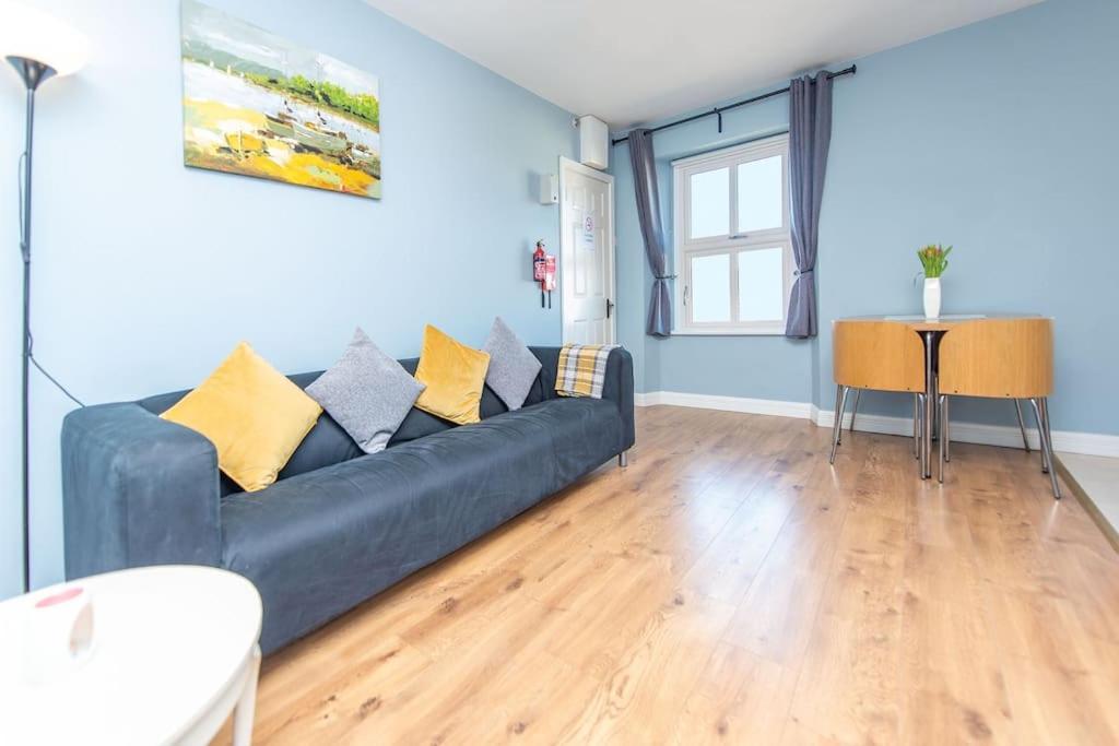 Clonbur House - Two Bedroom Village Apartment Galway Bagian luar foto