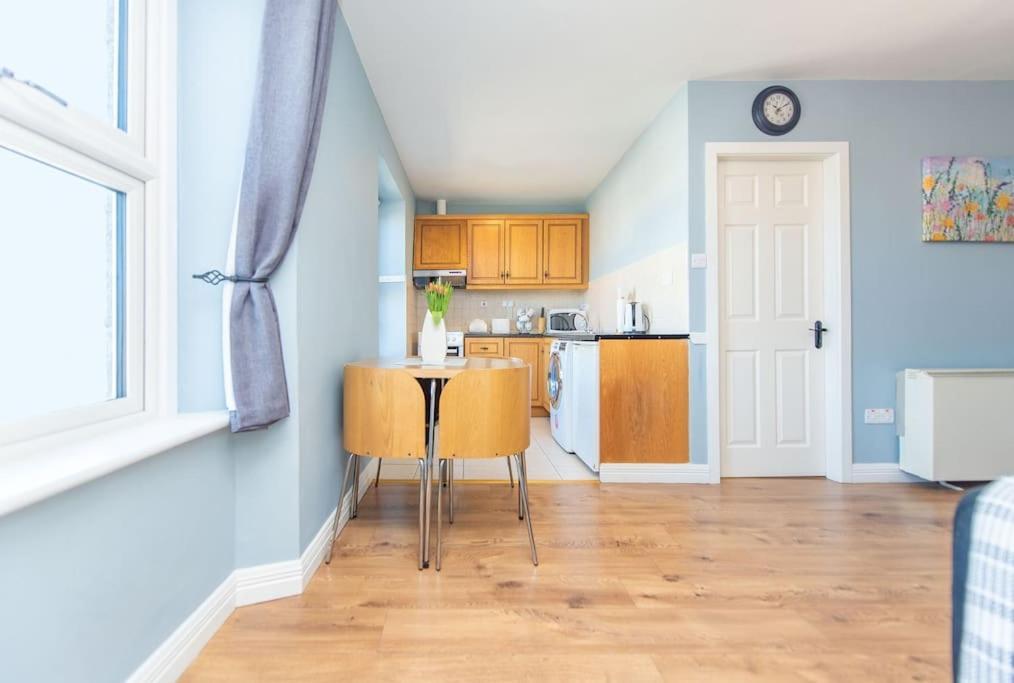 Clonbur House - Two Bedroom Village Apartment Galway Bagian luar foto