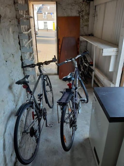 Clonbur House - Two Bedroom Village Apartment Galway Bagian luar foto