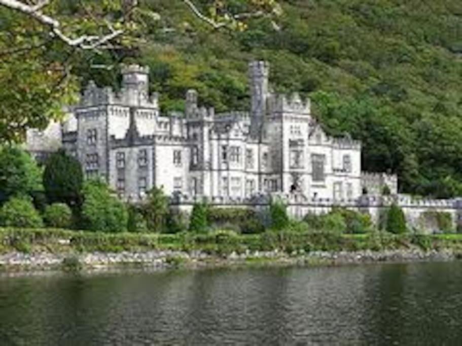 Clonbur House - Two Bedroom Village Apartment Galway Bagian luar foto